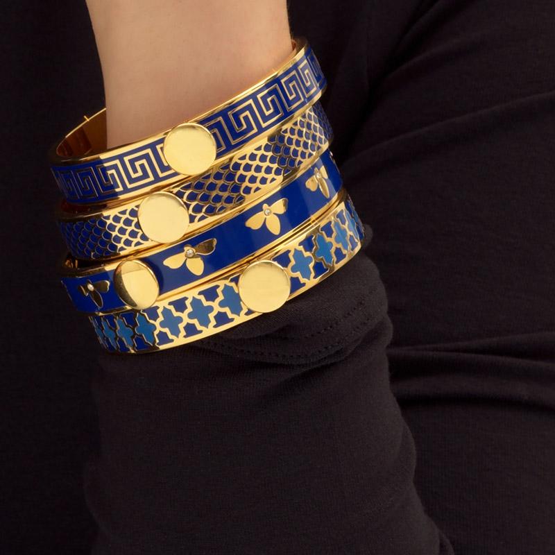 Halcyon Days Jewelry | 13mm Bee Sparkle Trellis Hinged Enamel Bangle in Turquoise and Gold