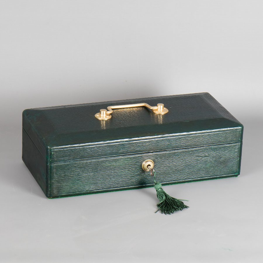 Despatch Red Box | Antique Boxes | Despatch Box Replicas | Custom Bespoke Production | Custom Made