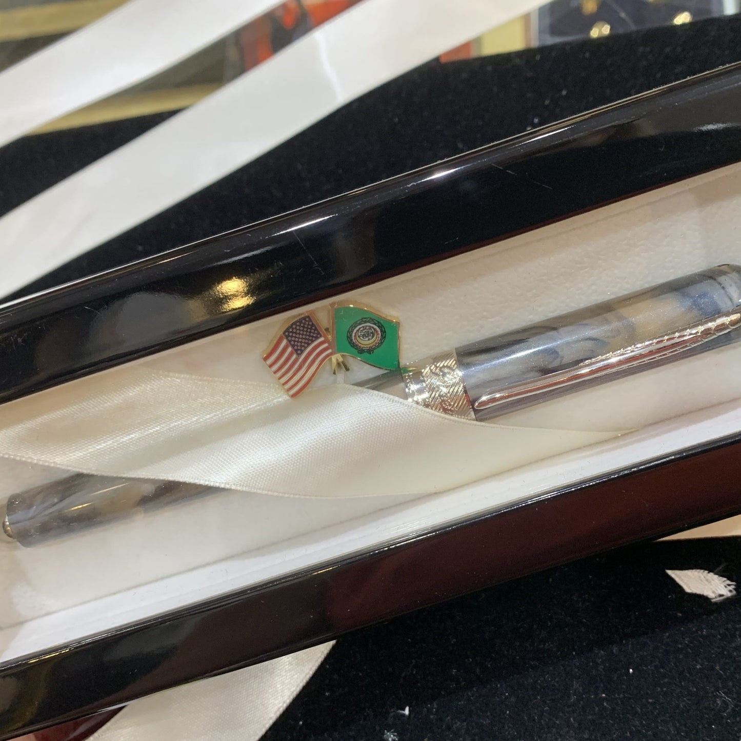 LEAGUE OF ARAB STATES | Gift: Pineider Writing Instrument | Personalized Lacquer Box