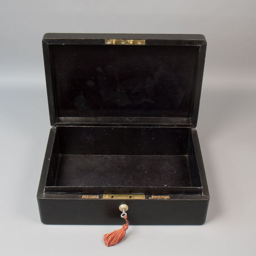 Despatch Red Boxes | Antique Boxes | Despatch Box Replicas | Bespoke Production