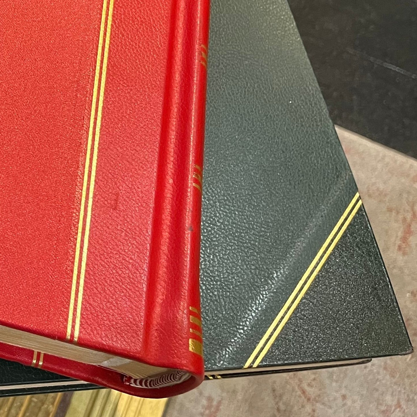 Leatherbound Scrapbook | Photo Album | Flexible Pages With Glassine Protective Sheets | 10" x 14" | Horizontal | No.PA1B