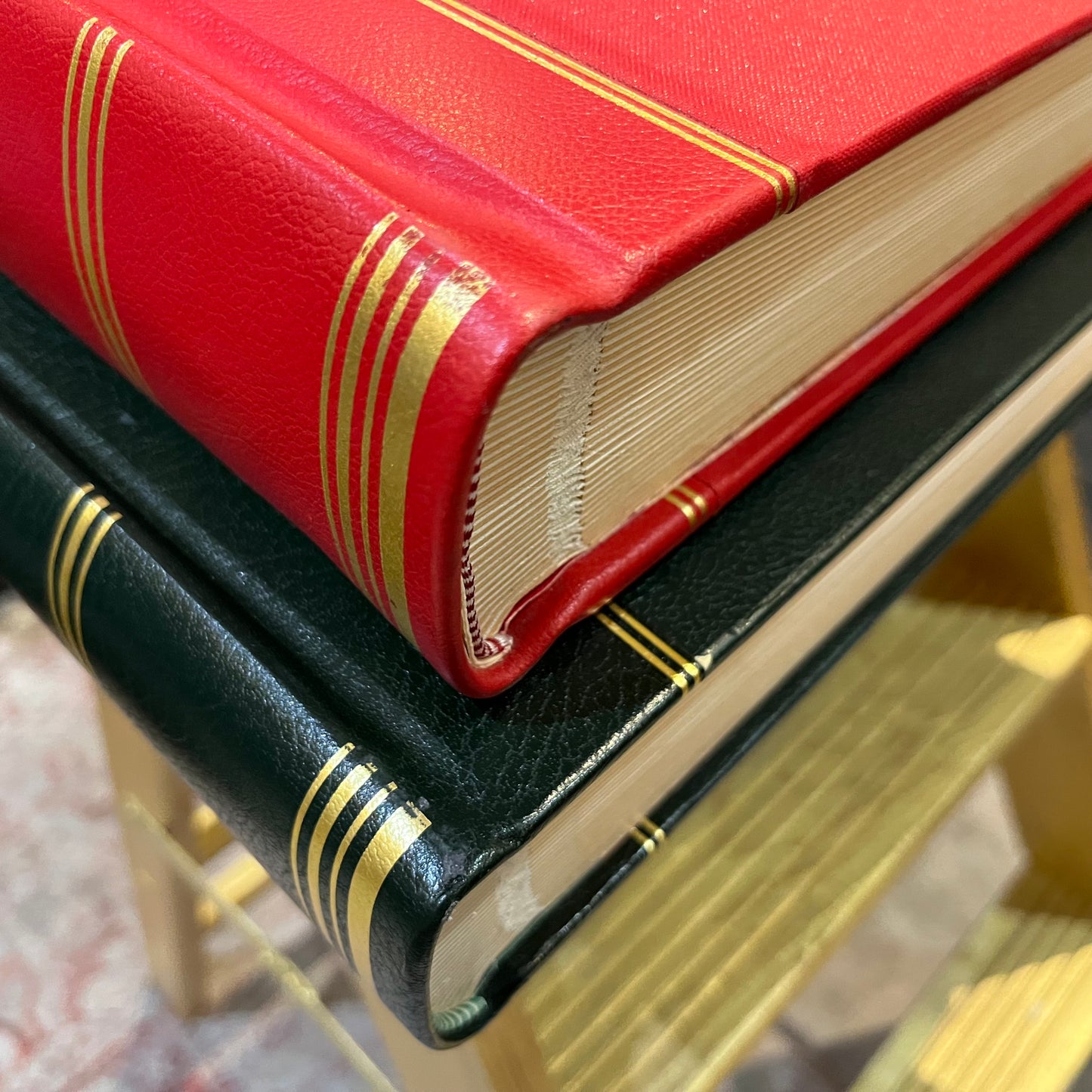 Leatherbound Photo Album | Thick Card Pages | 11" x 15" | Horizontal | No.PA3B