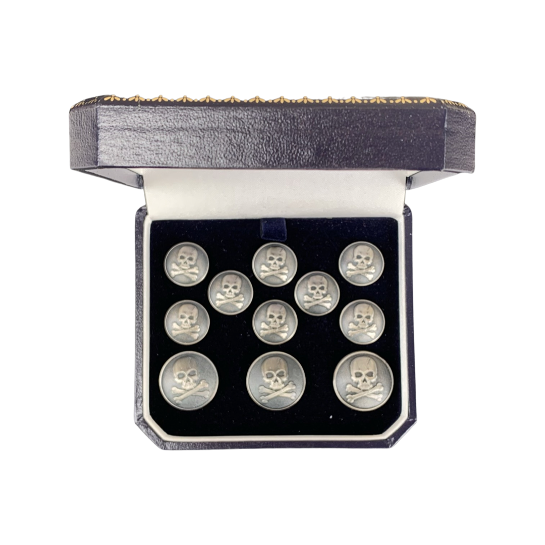 Skull and Crossbones Blazer Buttons | Antique Silver Plated Skull and Cross Bones Blazer Buttons | Made in England | Benson and Clegg, London