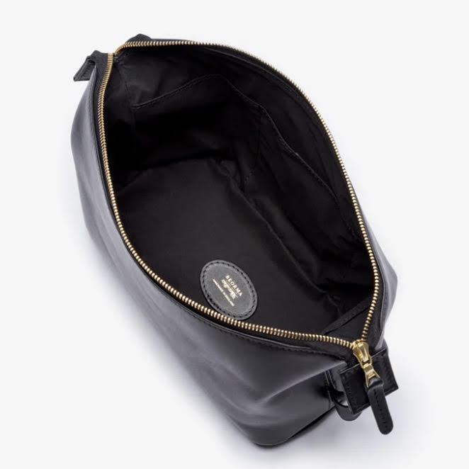 Beorma's Leighton Wet Pack | Dopp Kit  Made in UK | Superior Quality | English Bridle Hide | 20"