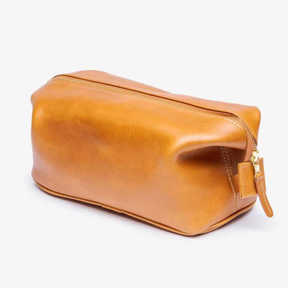 Beorma's Leighton Wet Pack | Dopp Kit  Made in UK | Superior Quality | English Bridle Hide | 20"