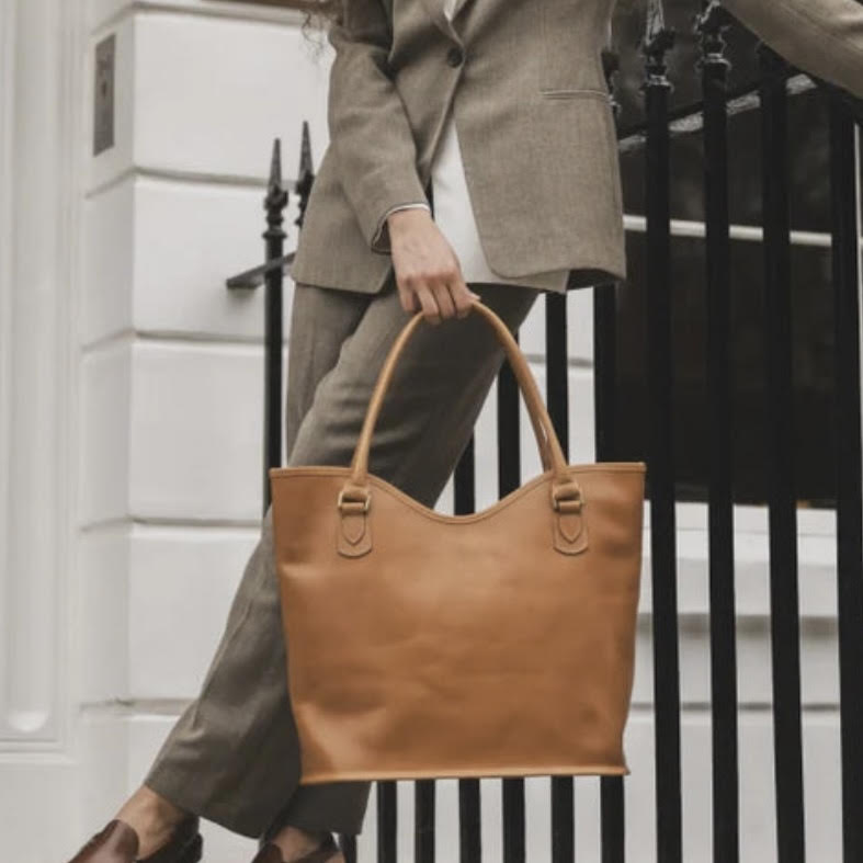 Beorma's Maughan Tote | English Bridle | Made in England | 14" Zippered Tote