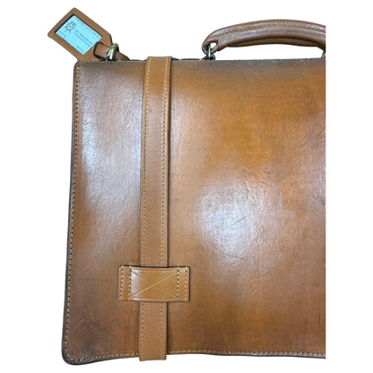 Gavin: Referbishment Triple Gusset Strap Around Dispatch Case