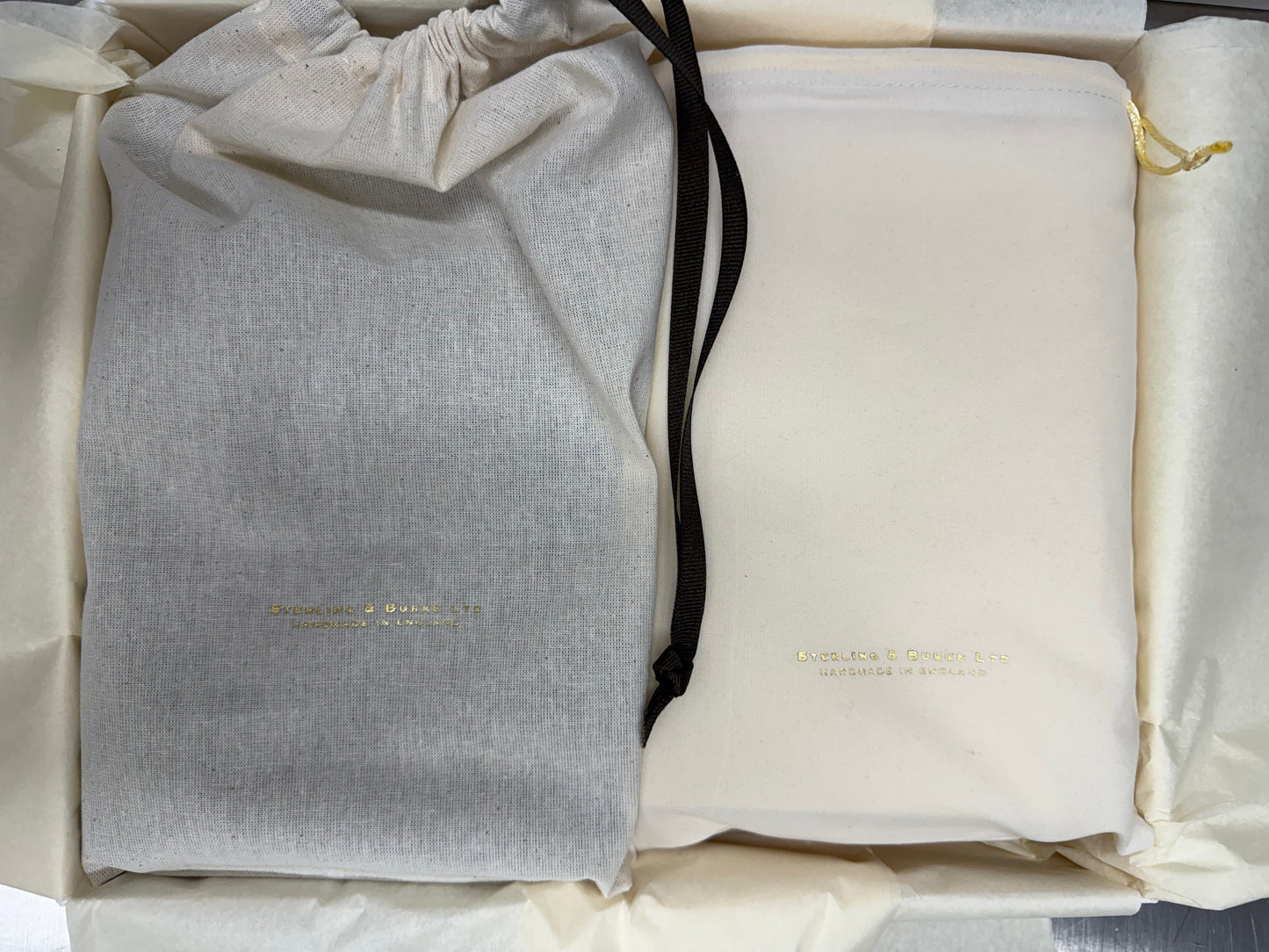 GIFT | Black Crossgrain Leather Notebooks and Pen | Charing Cross Ltd. | Elegant Presentation