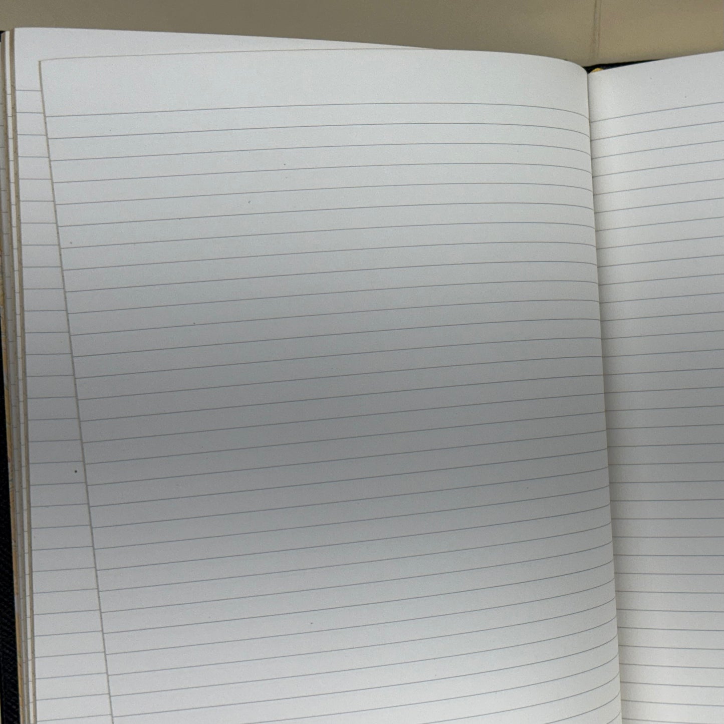 GIFT | Black Crossgrain Leather Notebooks and Pen | Charing Cross Ltd. | Elegant Presentation