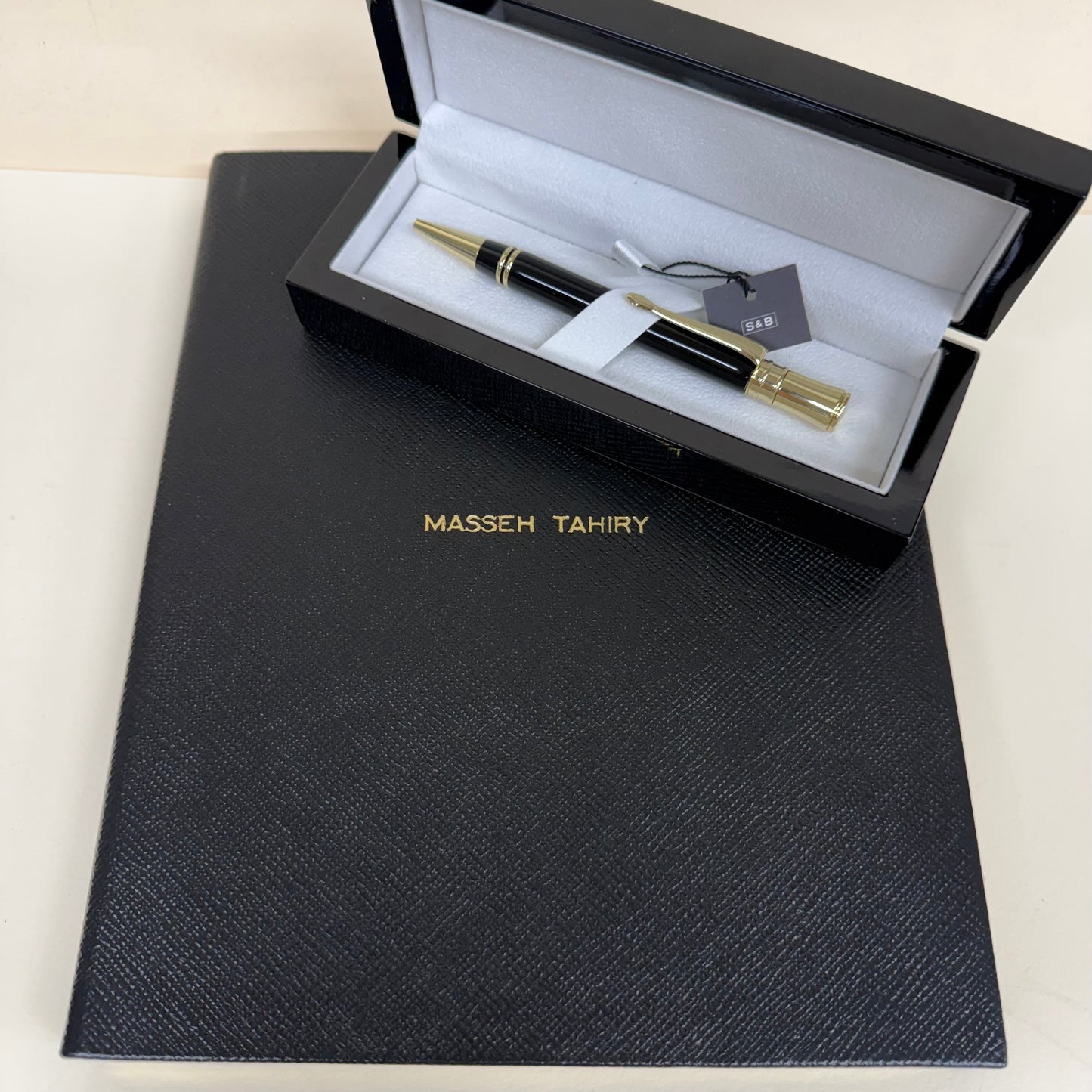 GIFT | Black Crossgrain Leather Notebooks and Pen | Charing Cross Ltd. | Elegant Presentation