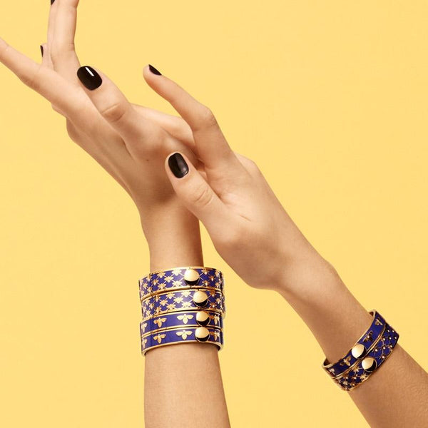 Halcyon Days Jewelry | 13mm Bee Sparkle Trellis Hinged Enamel Bangle in Turquoise and Gold
