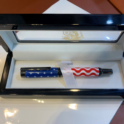 Bespoke Luxury Pens | Patriotic American Flag Fountain Pen | THE AMERICAN FLAG FOUNTAIN PEN