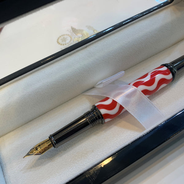 Bespoke Luxury Pens | Patriotic American Flag Fountain Pen | THE AMERICAN FLAG FOUNTAIN PEN